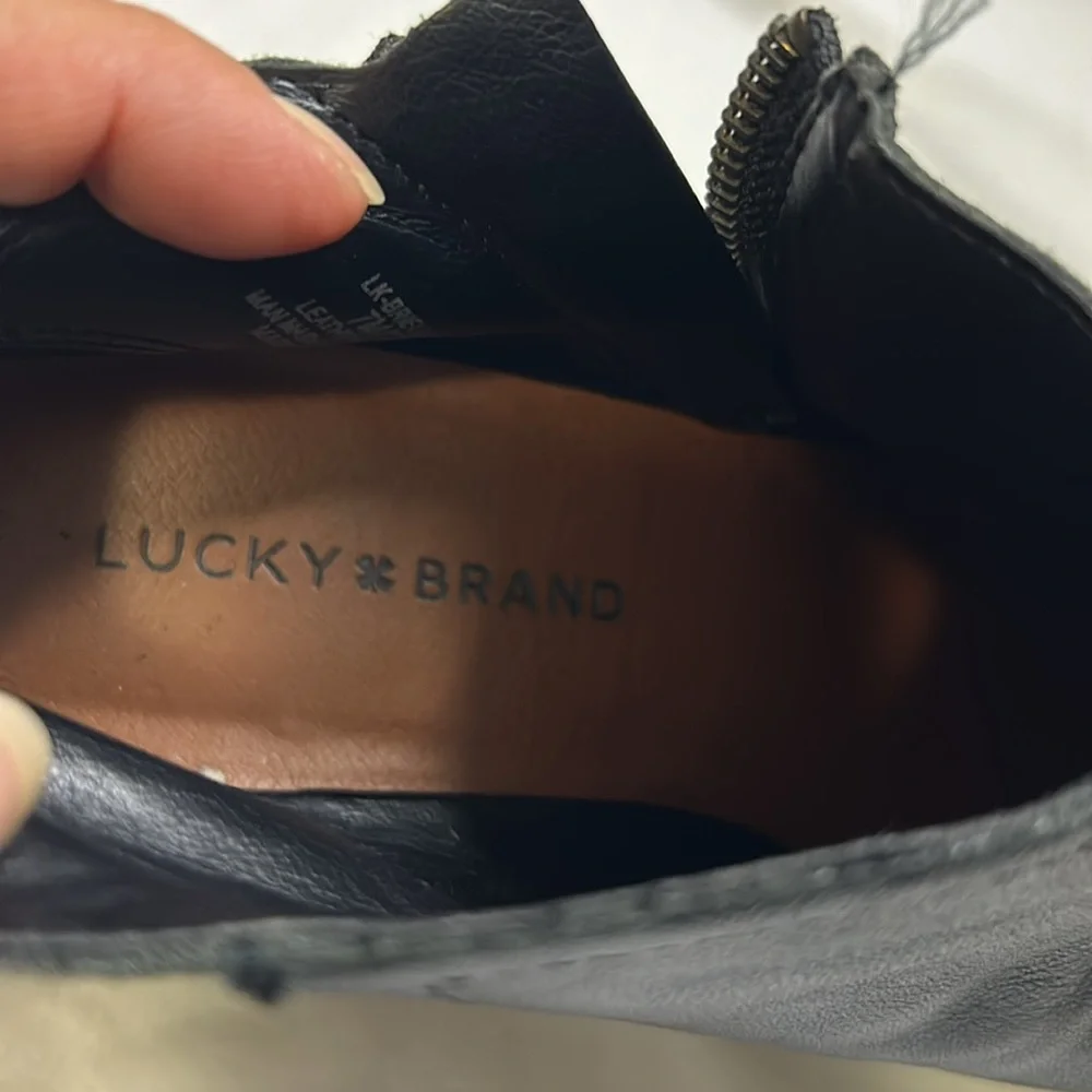 Lucky Brand Black Leather Ankle Booties with side Zipper Womens 7M/37 - Picture 6 of 8